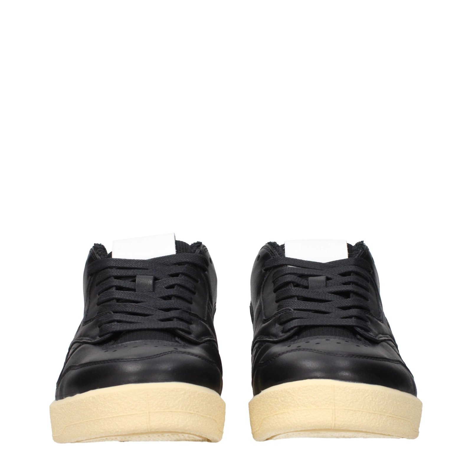 Trendy Black Leather Low Top Sneakers designed by Jil Sander - Image 3